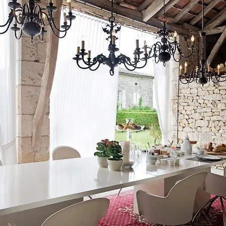 Domaine De L'isle Basse Bed & Breakfast