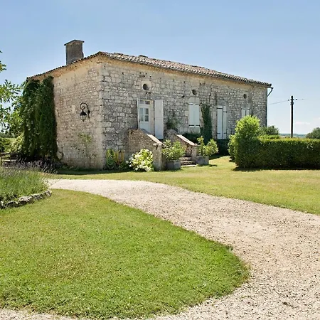 Domaine De L'isle Basse Bed & Breakfast 4*