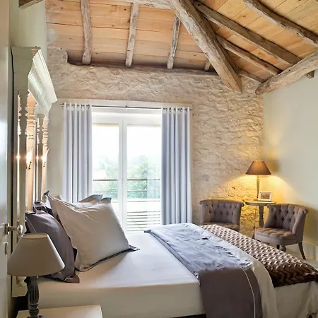 Domaine De L'isle Basse 4*