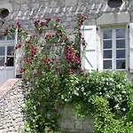 Domaine De L'isle Basse Bed & Breakfast