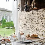 Domaine De L'isle Basse 4*