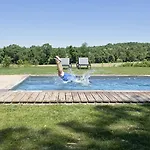 Bed & Breakfast Domaine De L'isle Basse 4*
