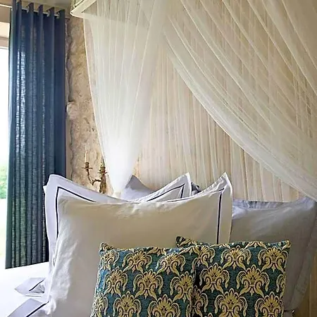 Bed & Breakfast Domaine De L'isle Basse 4*