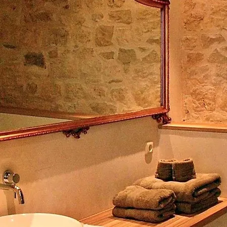 Bed & Breakfast Domaine De L'isle Basse 4*