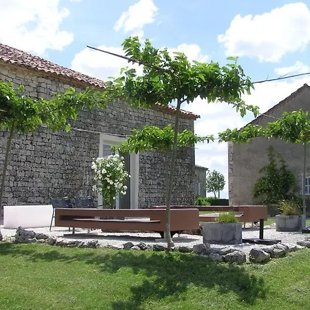 Bed and breakfast Domaine De L'isle Basse Fontanes (Lot)