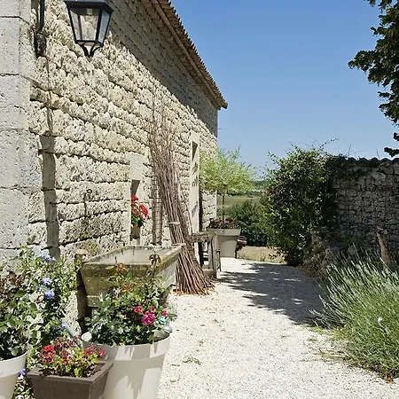 Couette-café Domaine De L'isle Basse 3*